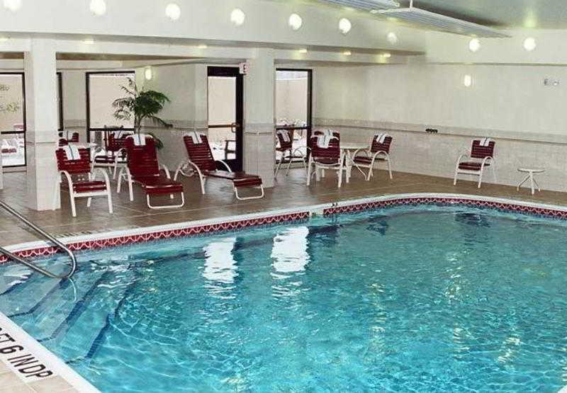 Courtyard By Marriott Topeka Facilidades foto