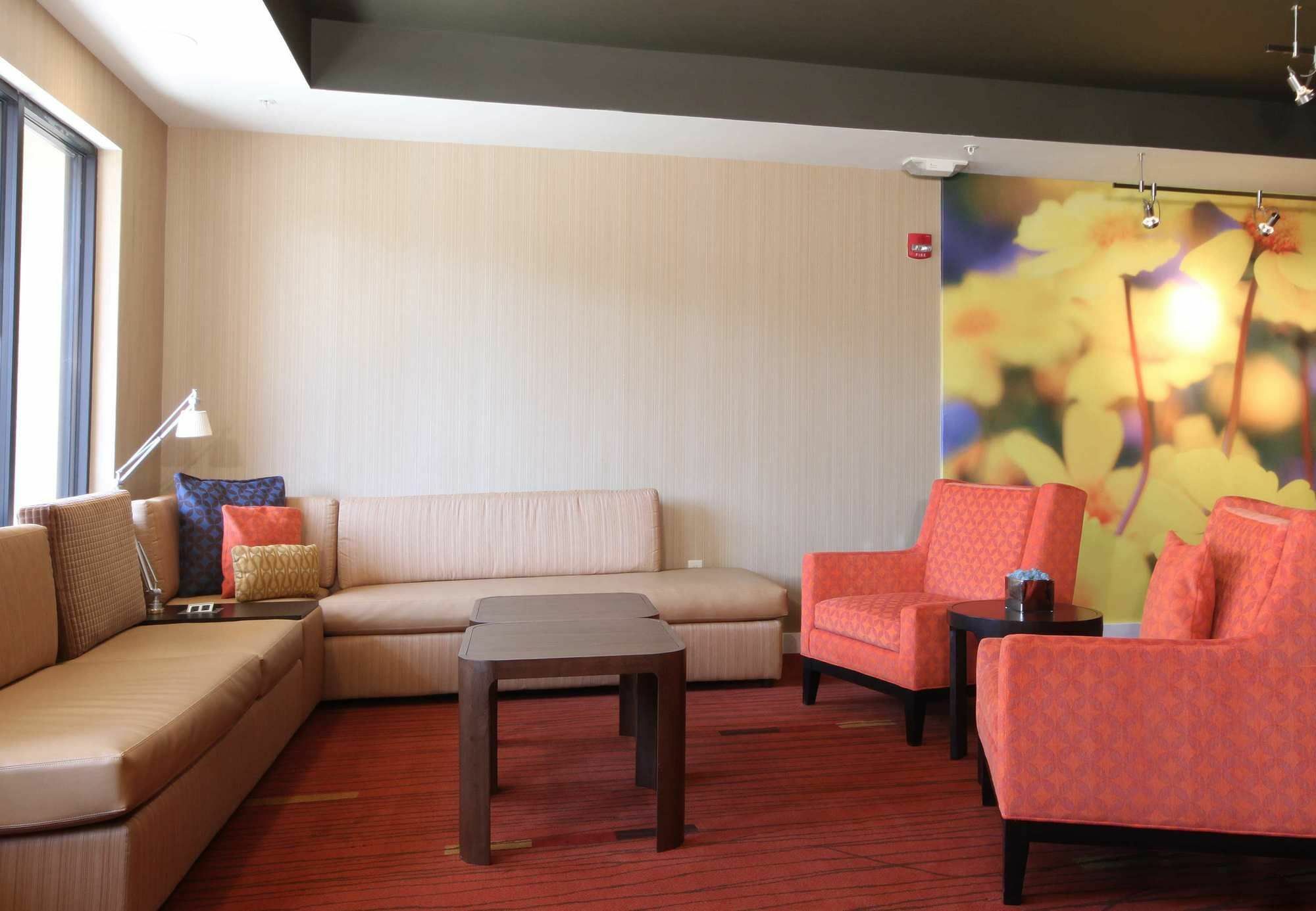Courtyard By Marriott Topeka Exterior foto